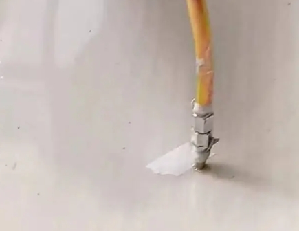 盂县瓷砖空鼓维修公司专业解答在瓷砖铺贴过程中，如果使用的砂料过粗（如全部使用了粗砂），可能会导致以下问题